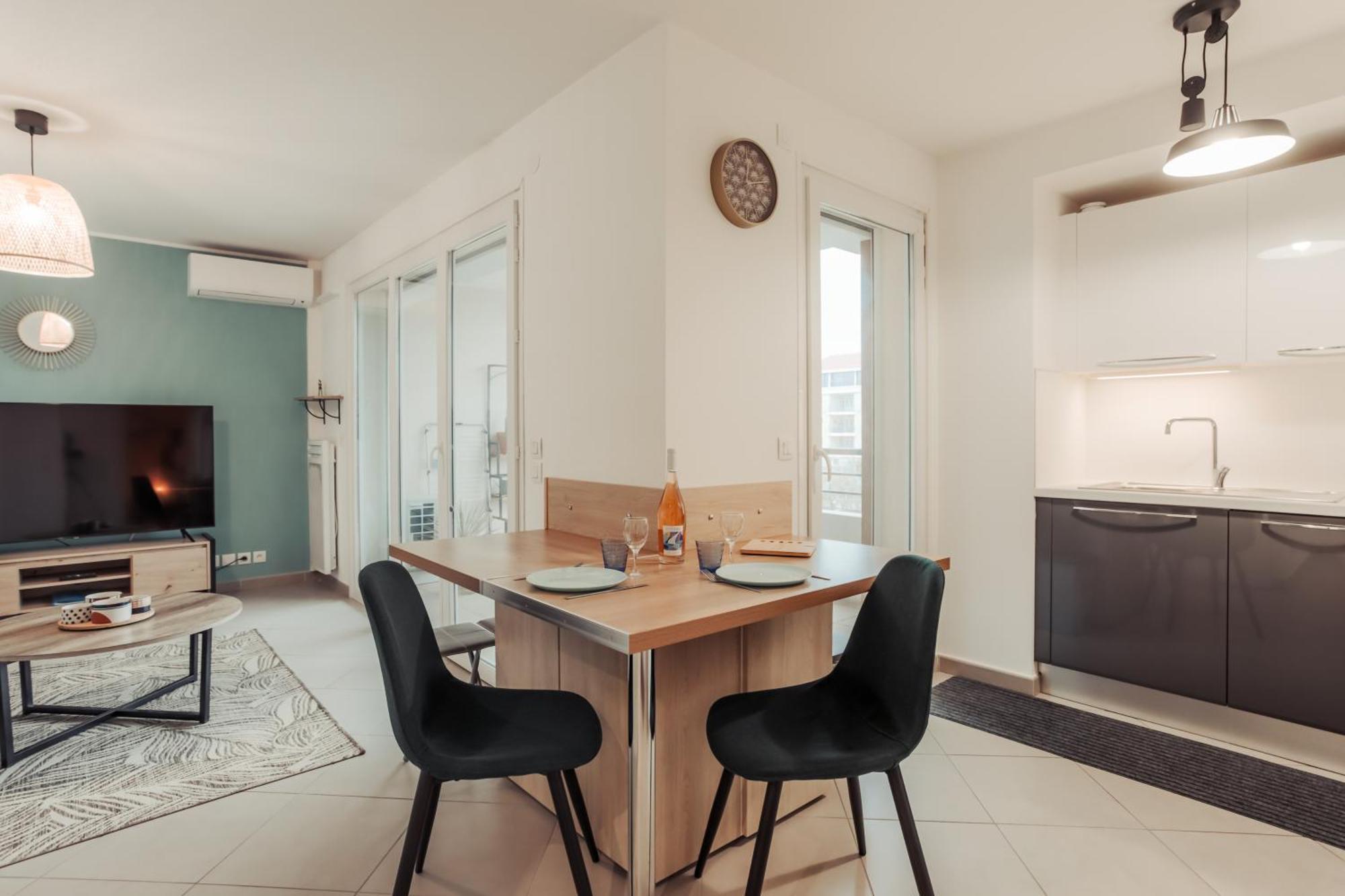 Saint Raphael, T2, Piscine, Proche Centre Ville Luaran gambar
