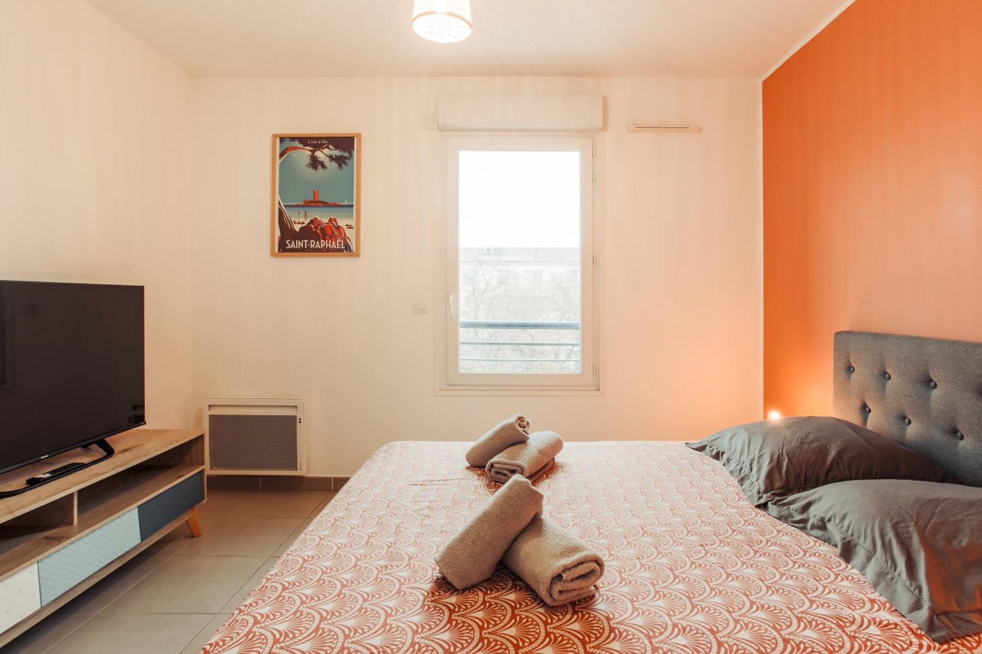 Saint Raphael, T2, Piscine, Proche Centre Ville Luaran gambar